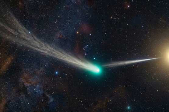 Ilustrasi komet 3i Atlas dengan fenomena anti-tail yang mengarah ke matahari di ruang angkasa.